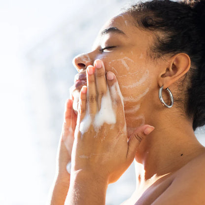 Renewal Glow Cleansing Foam – Mandelic Acid Radiance-Boosting Cleanser – Makari De Suisse Uganda